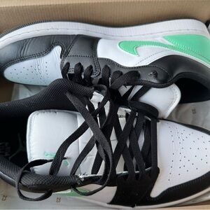 Air Jordan 1 Low White